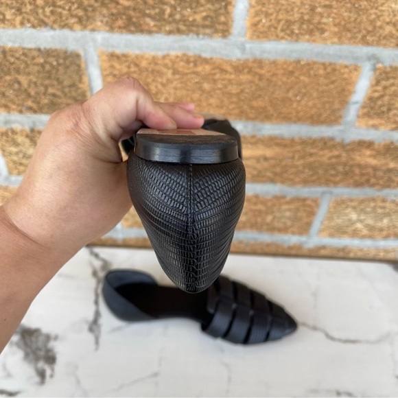 Vince Black Neves Lizard-embossed Leather
Flats 8M - Picture 9 of 9